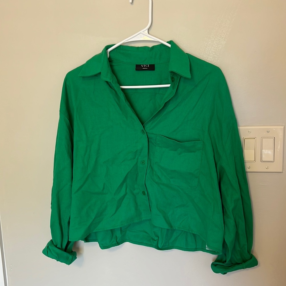 Vici Cropped Button Down